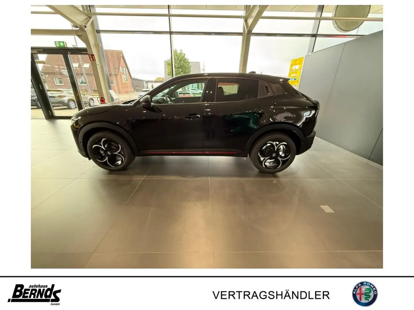 Alfa Romeo Junior 1.2 VGT Ibrida Speciale TECHNOLOGIE-PAKET Noir - 2