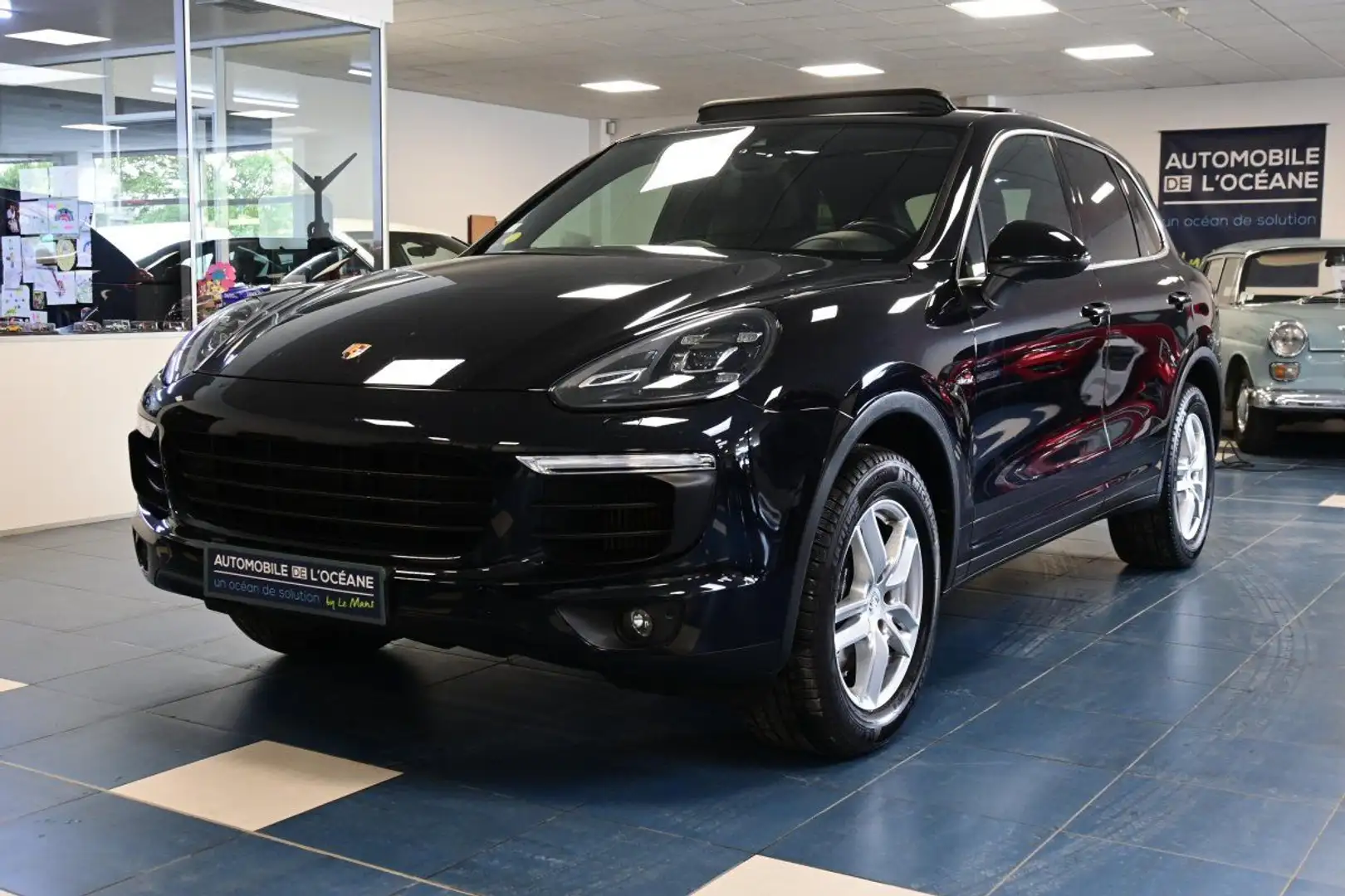 Porsche Cayenne 3.0D V6 262 ch Tiptronic A Noir - 1