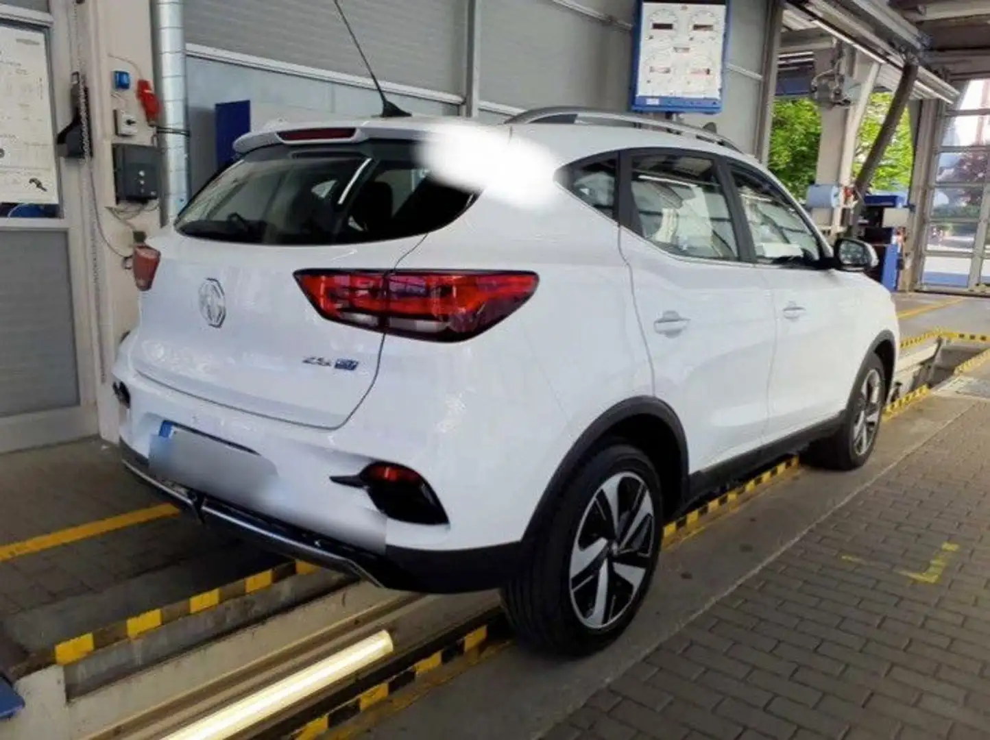 MG ZS EV Comfort Maximum 72kWh FahrAss+ Kamera Weiß - 2