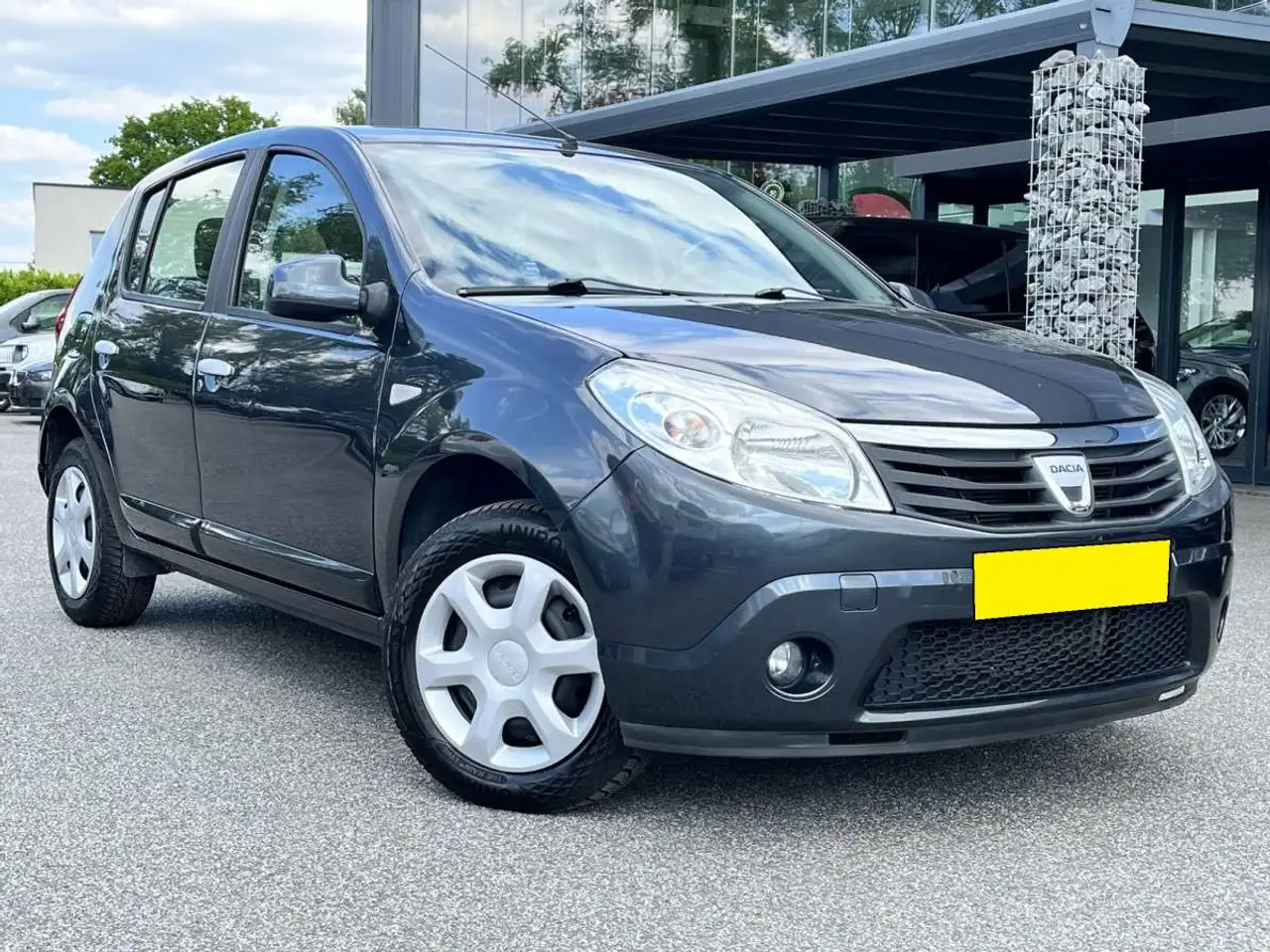 Dacia Sandero 1.2i 75 LaurÃ©ate