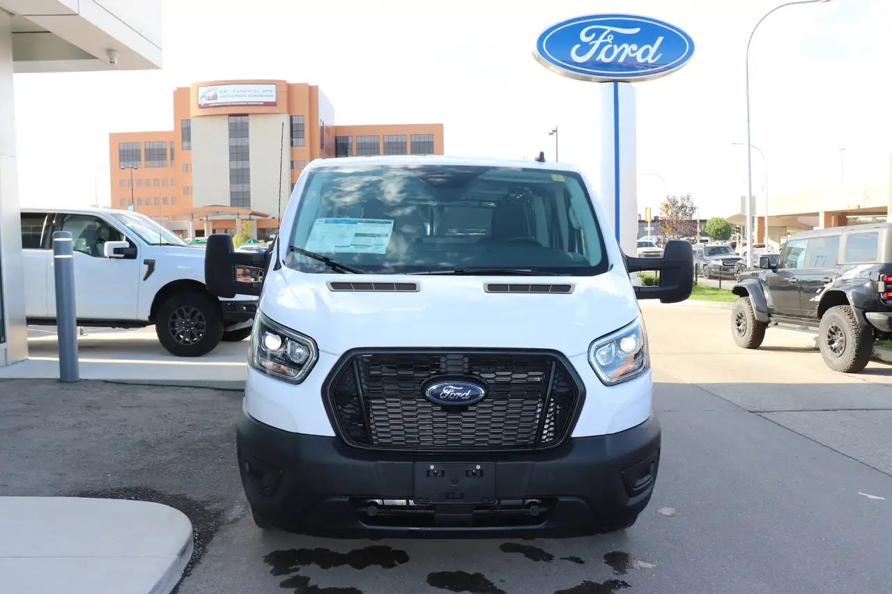 Ford Transit Cargo Van снимка Ford Transit Cargo Van