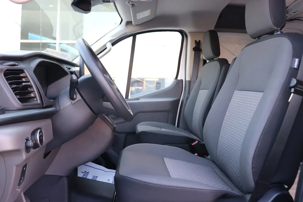 Ford Transit Cargo Van снимка Ford Transit Cargo Van
