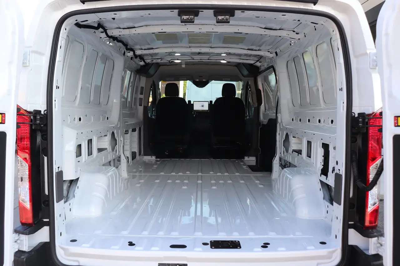 Ford Transit Cargo Van снимка Ford Transit Cargo Van