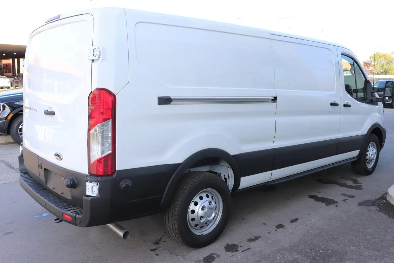 Ford Transit Cargo Van снимка Ford Transit Cargo Van