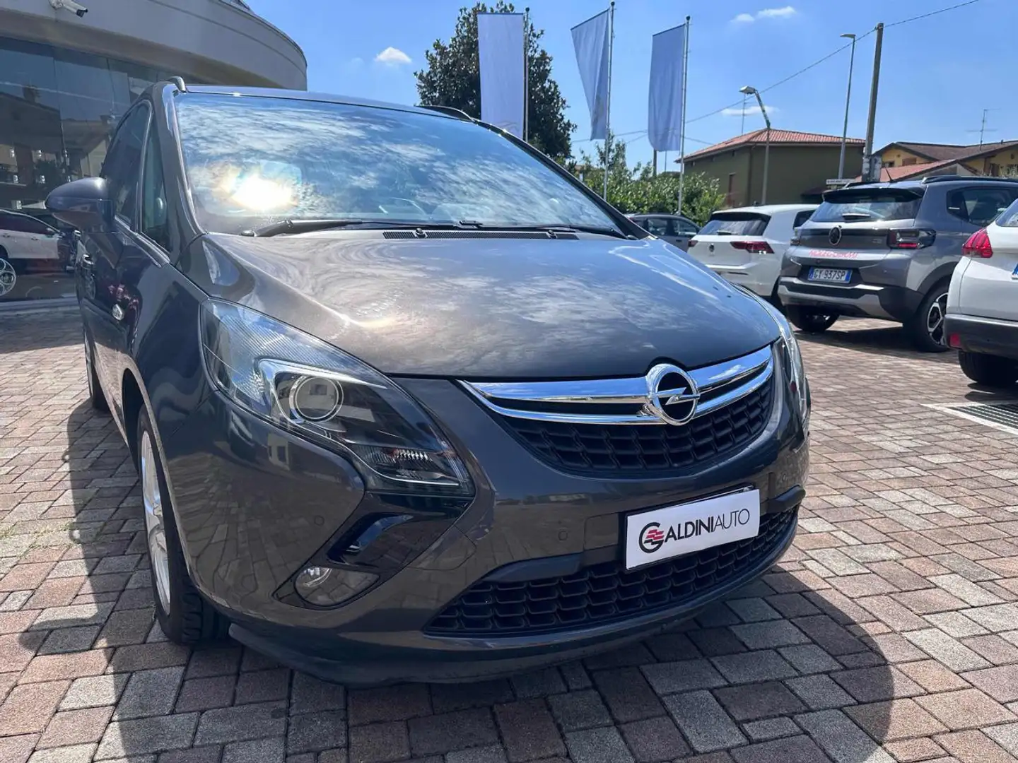 Opel Zafira Tourer 2.0 CDTi 130cv Cosmo EURO 6 Grau - 2