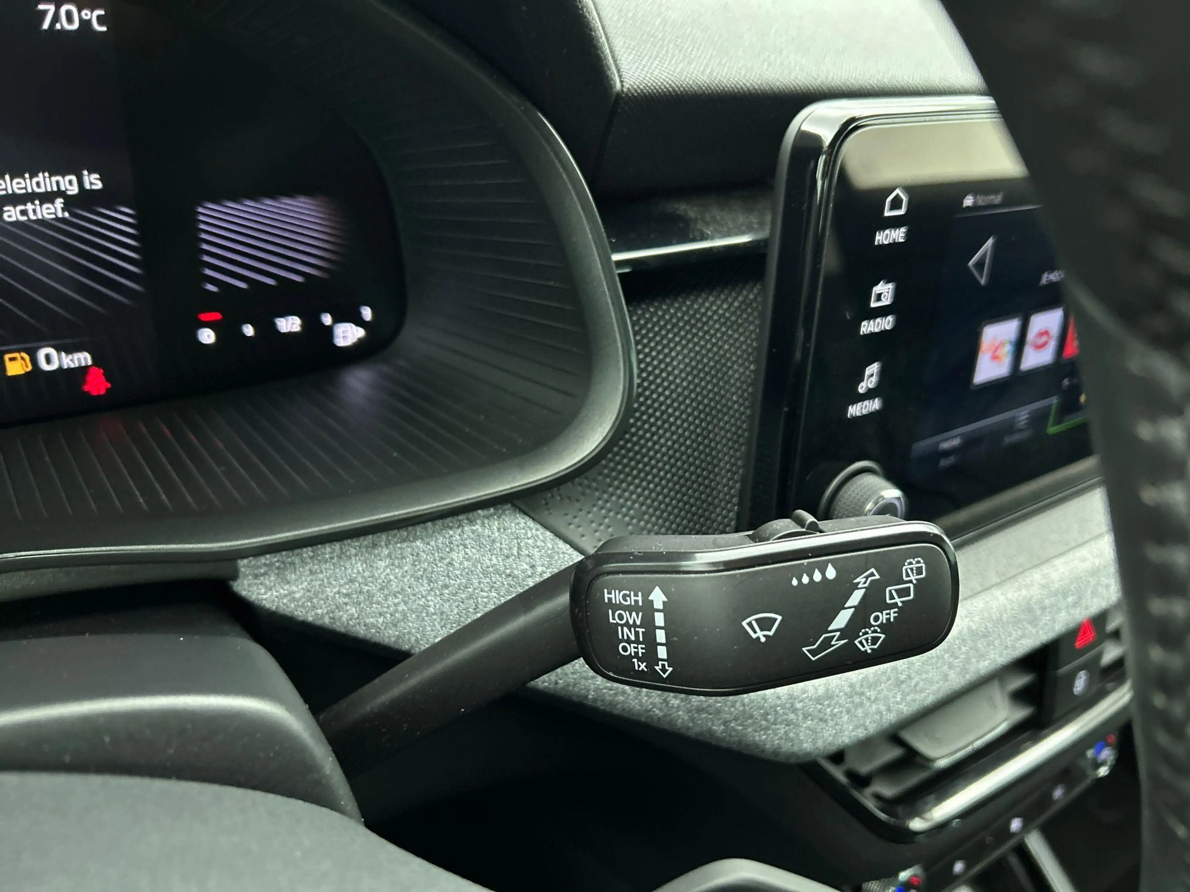 Skoda Kamiq 1.0 TSI Business Edition DSG Navigatie Climate con — photo 12
