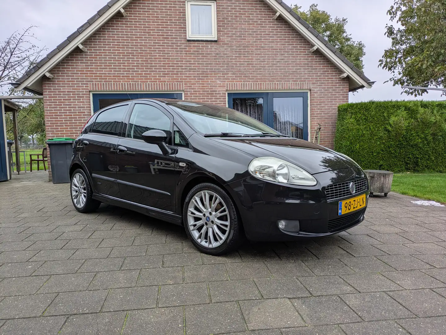Fiat Punto Punto 1.4-16V Sport Zwart - 1