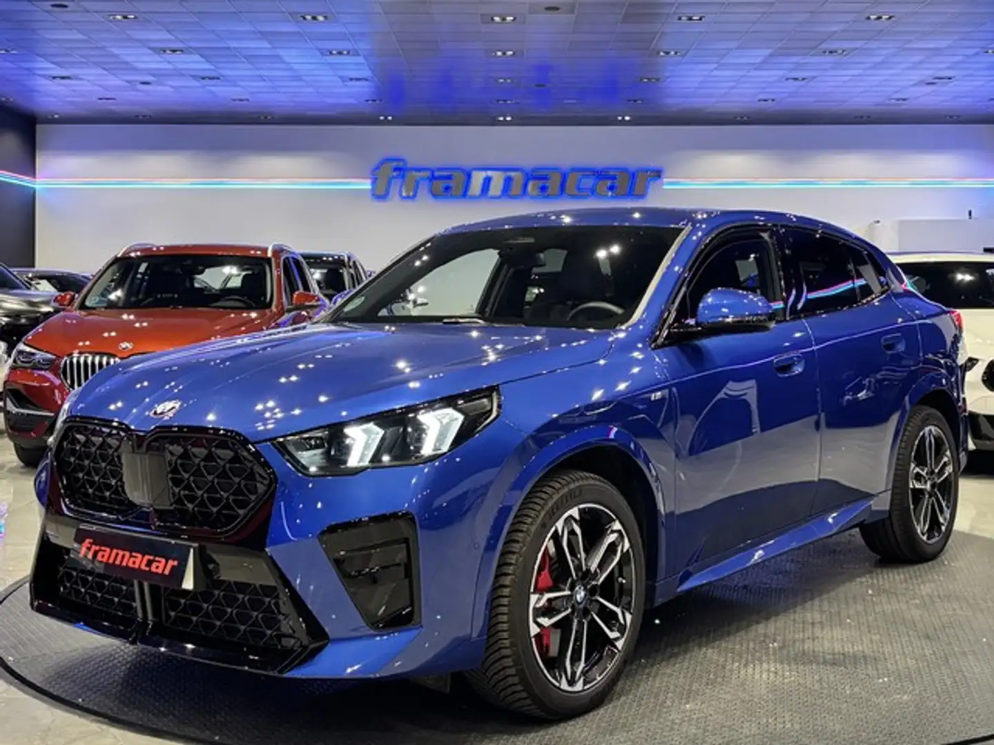 BMW X2 sDrive 18dA Bleu - 1