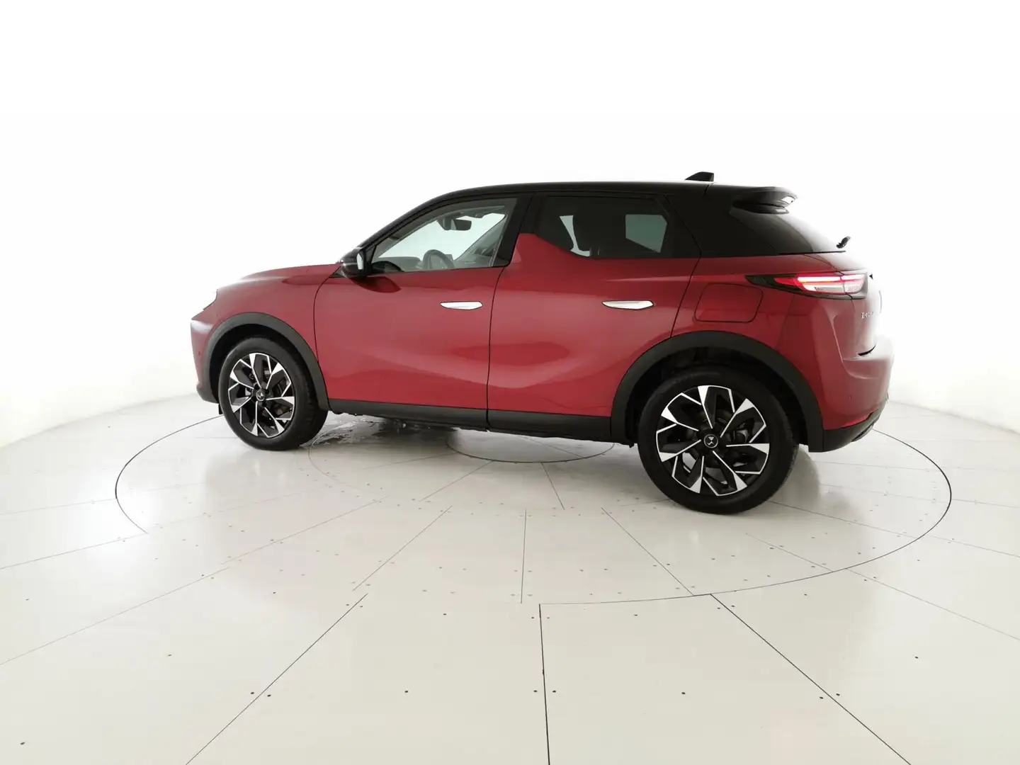 DS Automobiles DS 3 50kWh e-tense Opera auto Red - 2