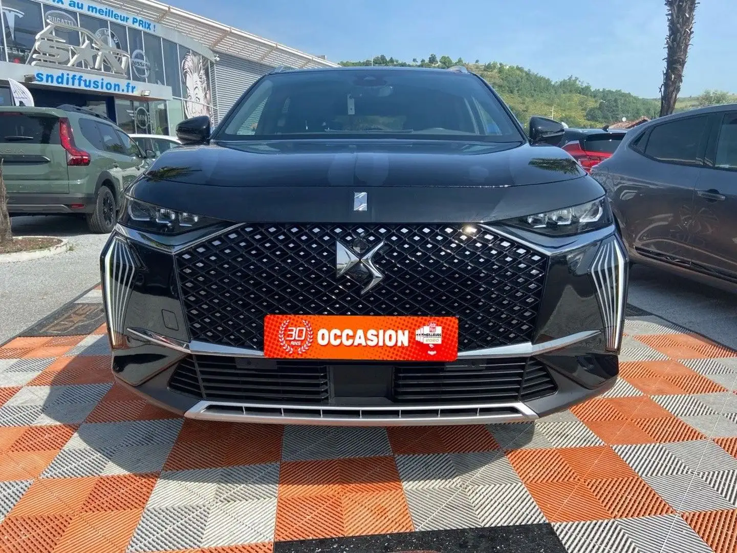 DS Automobiles DS 7 NEW BlueHDi 130 EAT8 RIVOLI CUIR Toit Hayon 1Â°Mai Noir - 2