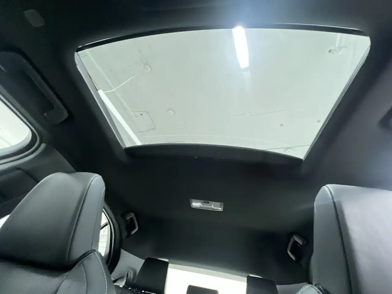 Lexus UX 300h снимка Lexus UX 300h