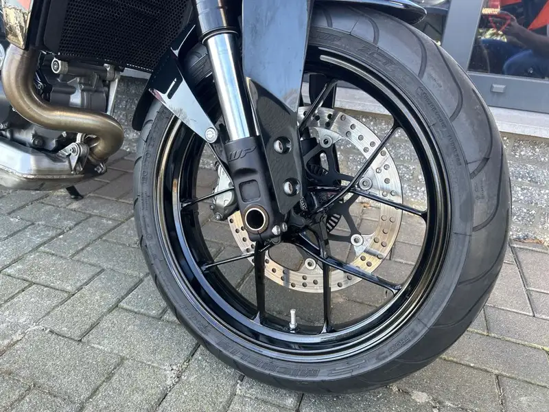 KTM 690 Duke - foto 8