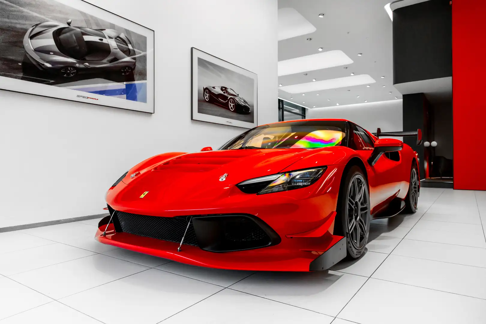 Ferrari 296 GTB Challenge ~Ferrari Munsterhuis~ Rouge - 2