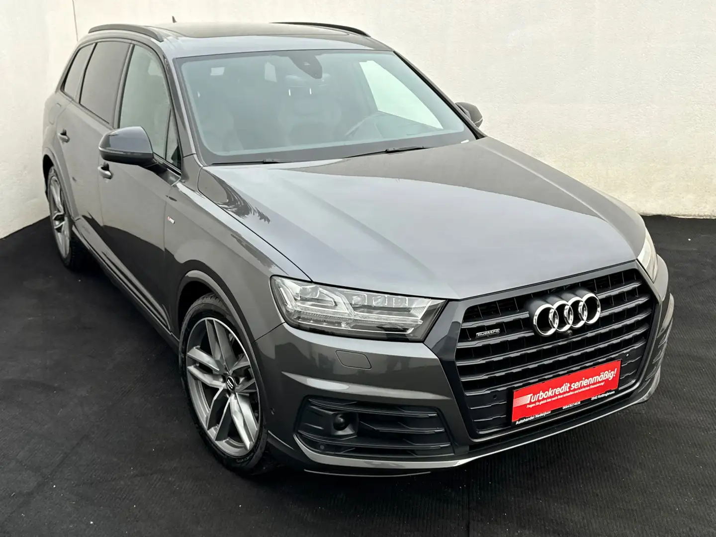 Audi Q7 3.0 TDI S-line Quattro 7-Sitzer Grau - 1