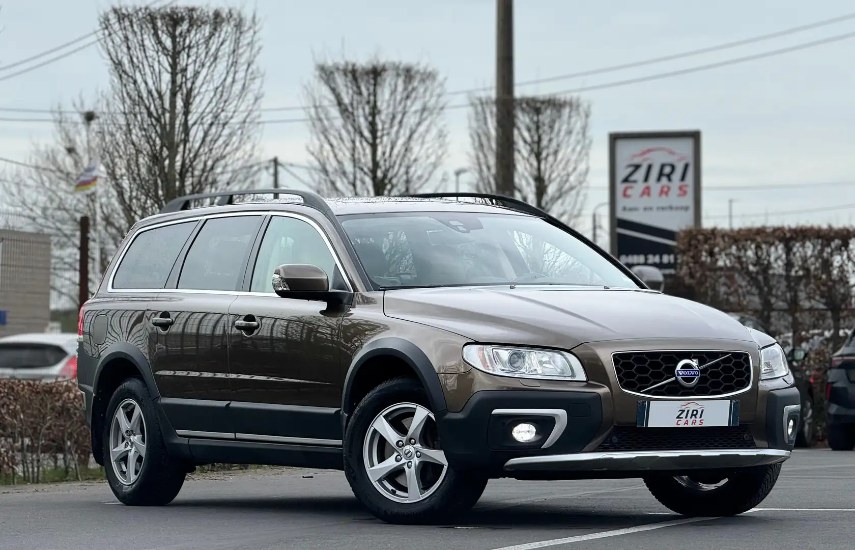 Volvo XC70 2.0 D4 Inscription Geartronic - Full service book Brązowy - 1