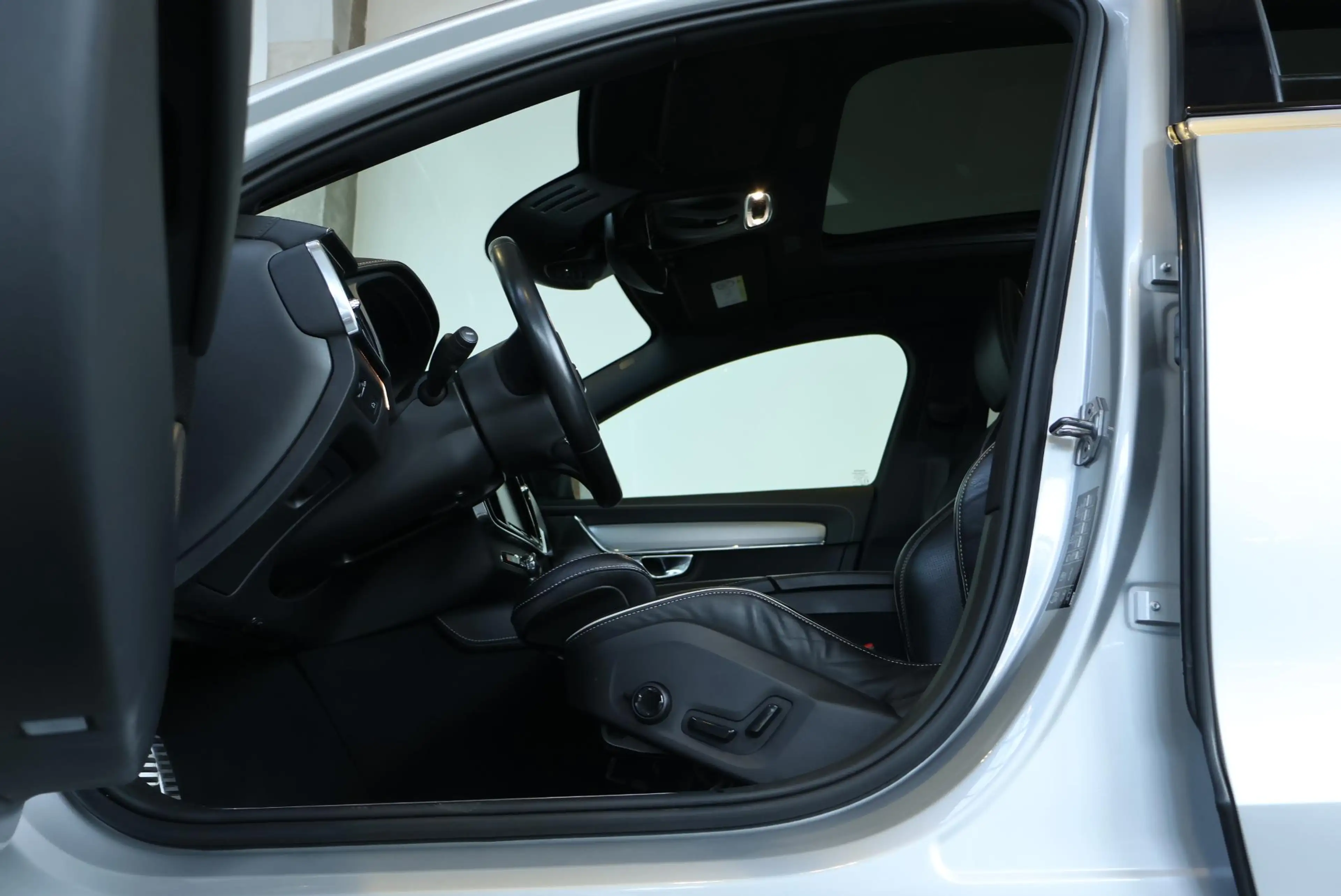 Volvo V90 2.0 B4 R-Design | Semi Electrische Wegklapbare Tre — photo 9