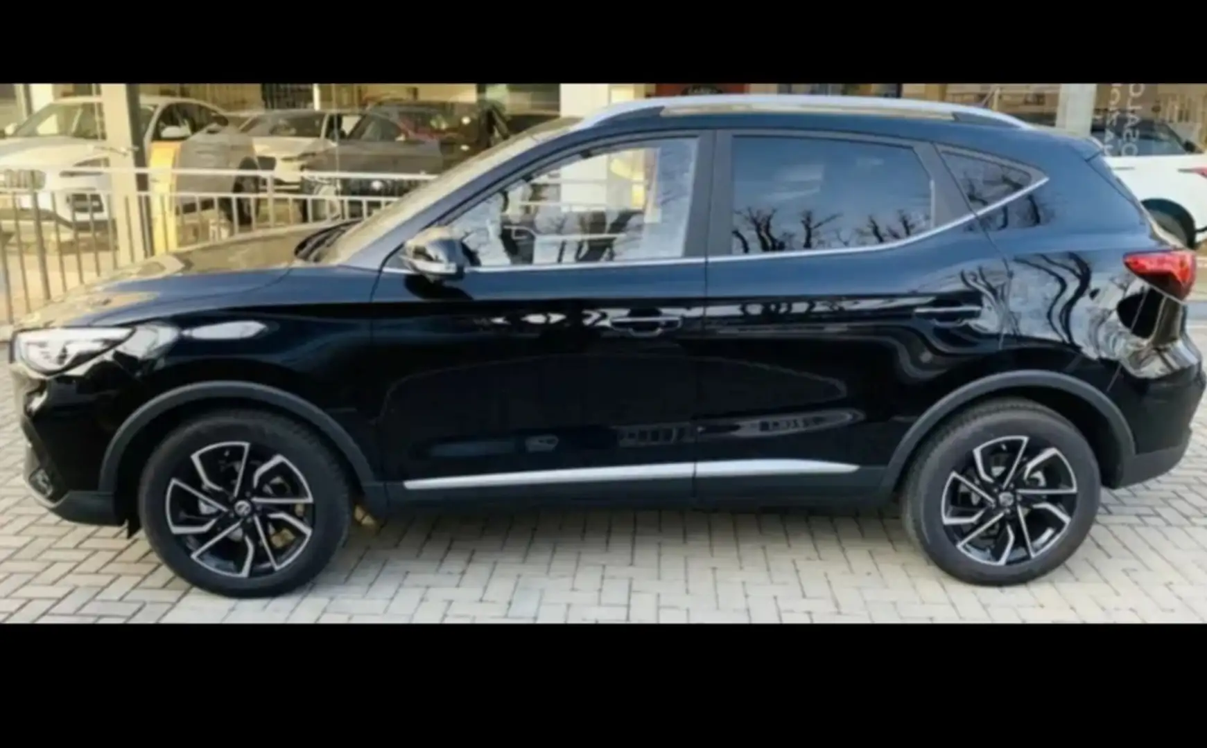 MG ZS 1.0 T Luxury manuale con tetto apribile panoramico Nero - 1