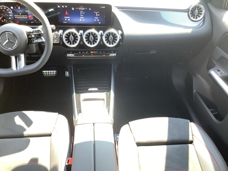 Mercedes-Benz GLA 220 4MATIC AMG+19"+MBUX+MBeam+Night+Ambiente — photo 7