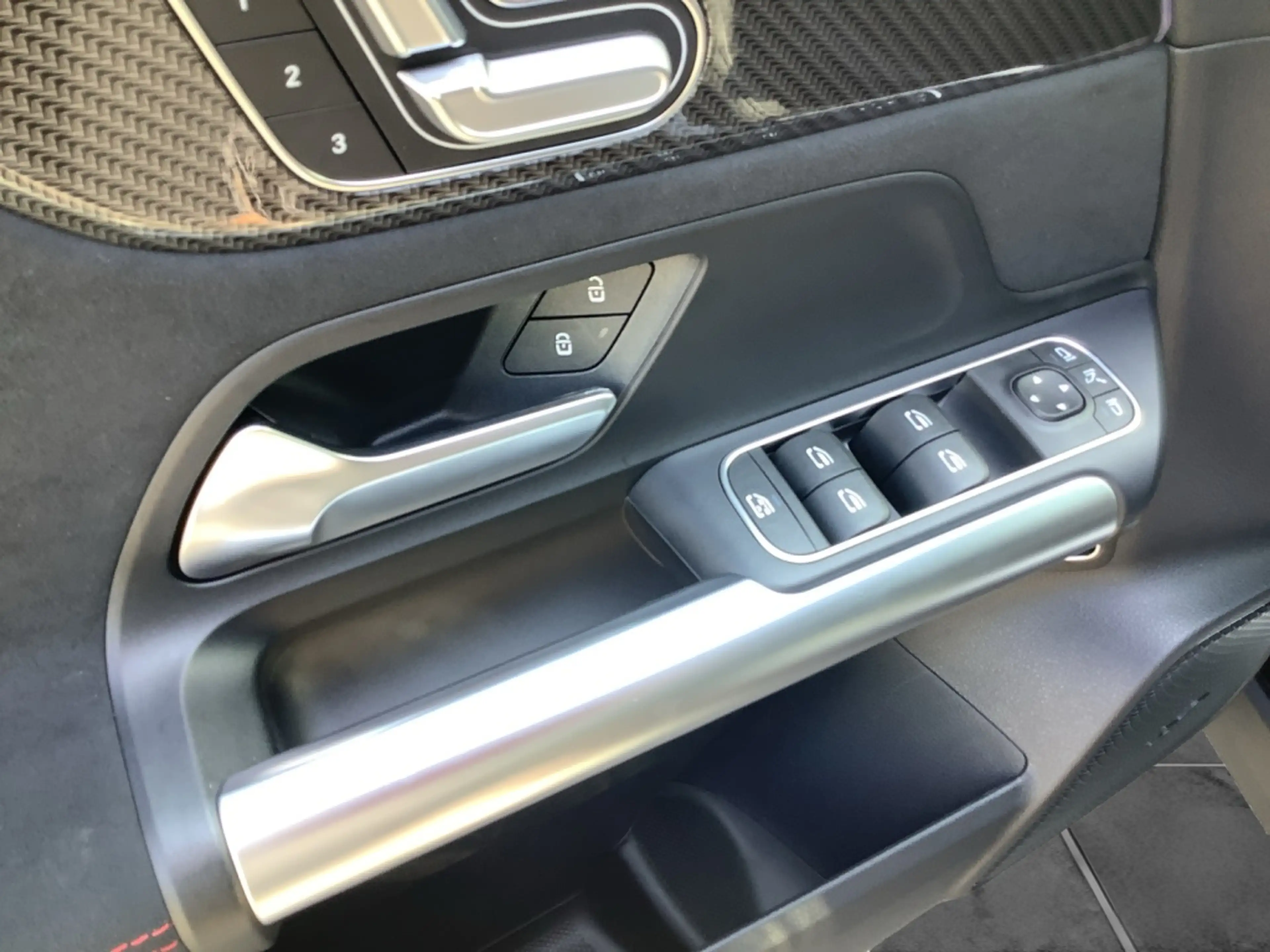 Mercedes-Benz GLA 220 4MATIC AMG+19"+MBUX+MBeam+Night+Ambiente — photo 9