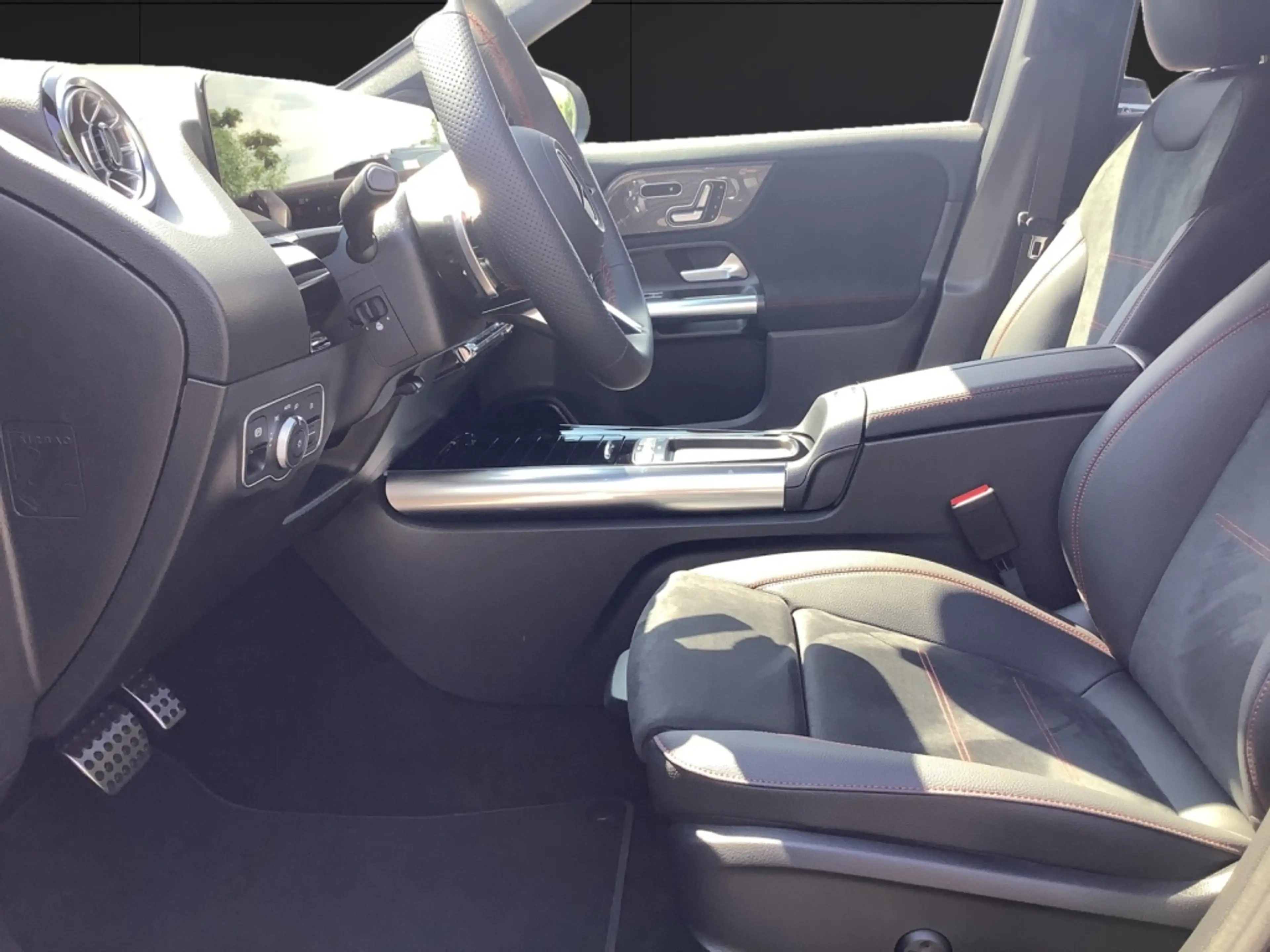 Mercedes-Benz GLA 220 4MATIC AMG+19"+MBUX+MBeam+Night+Ambiente — photo 8