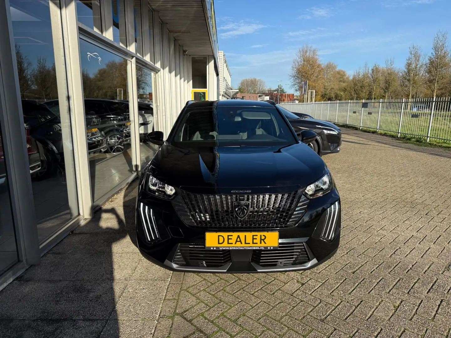 Peugeot 2008 1.2 PureTech Allure Pack Business 131PK / NAVIGATI Zwart - 2