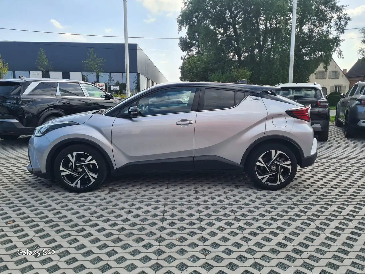Toyota C-HR 2.0 Hybrid C-HIC Bi-Tone e-CVT 5d 112kW, миниатюра 7
