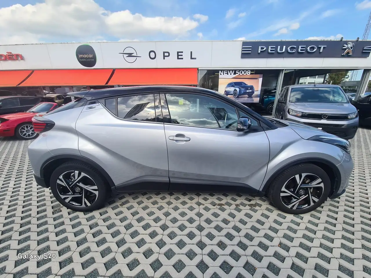 Toyota C-HR 2.0 Hybrid C-HIC Bi-Tone e-CVT 5d 112kW, миниатюра 3