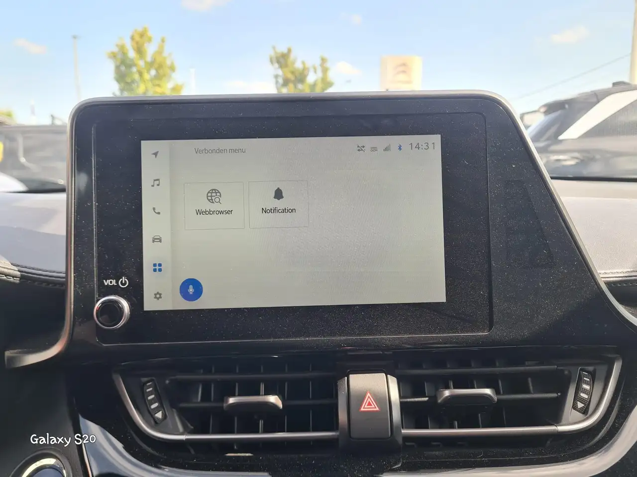 Toyota C-HR 2.0 Hybrid C-HIC Bi-Tone e-CVT 5d 112kW, миниатюра 22
