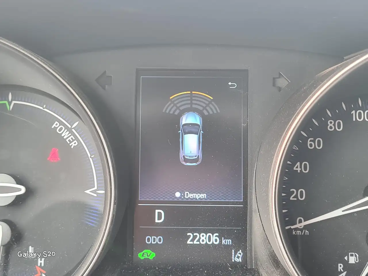 Toyota C-HR 2.0 Hybrid C-HIC Bi-Tone e-CVT 5d 112kW, миниатюра 27