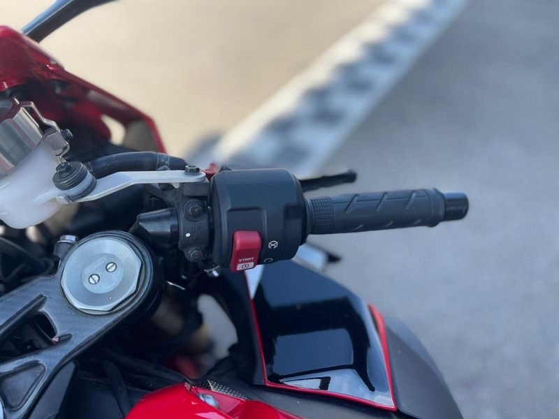 Honda CBR 1000 RA Rot Bodis Auspuff Kennzeichenha.kurz — photo 8