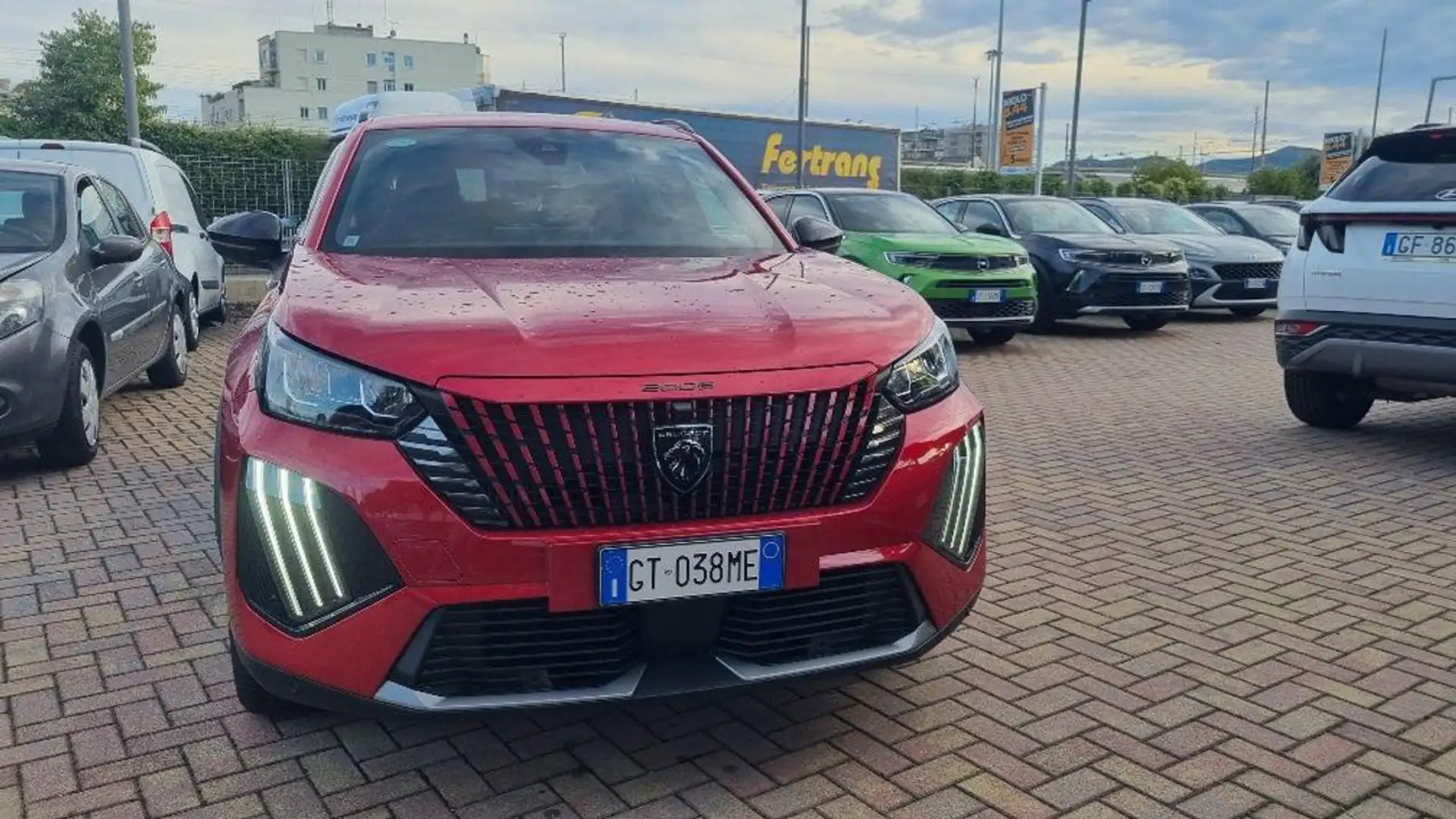 Peugeot 2008 PureTech 100 S&S Allure Rouge - 1