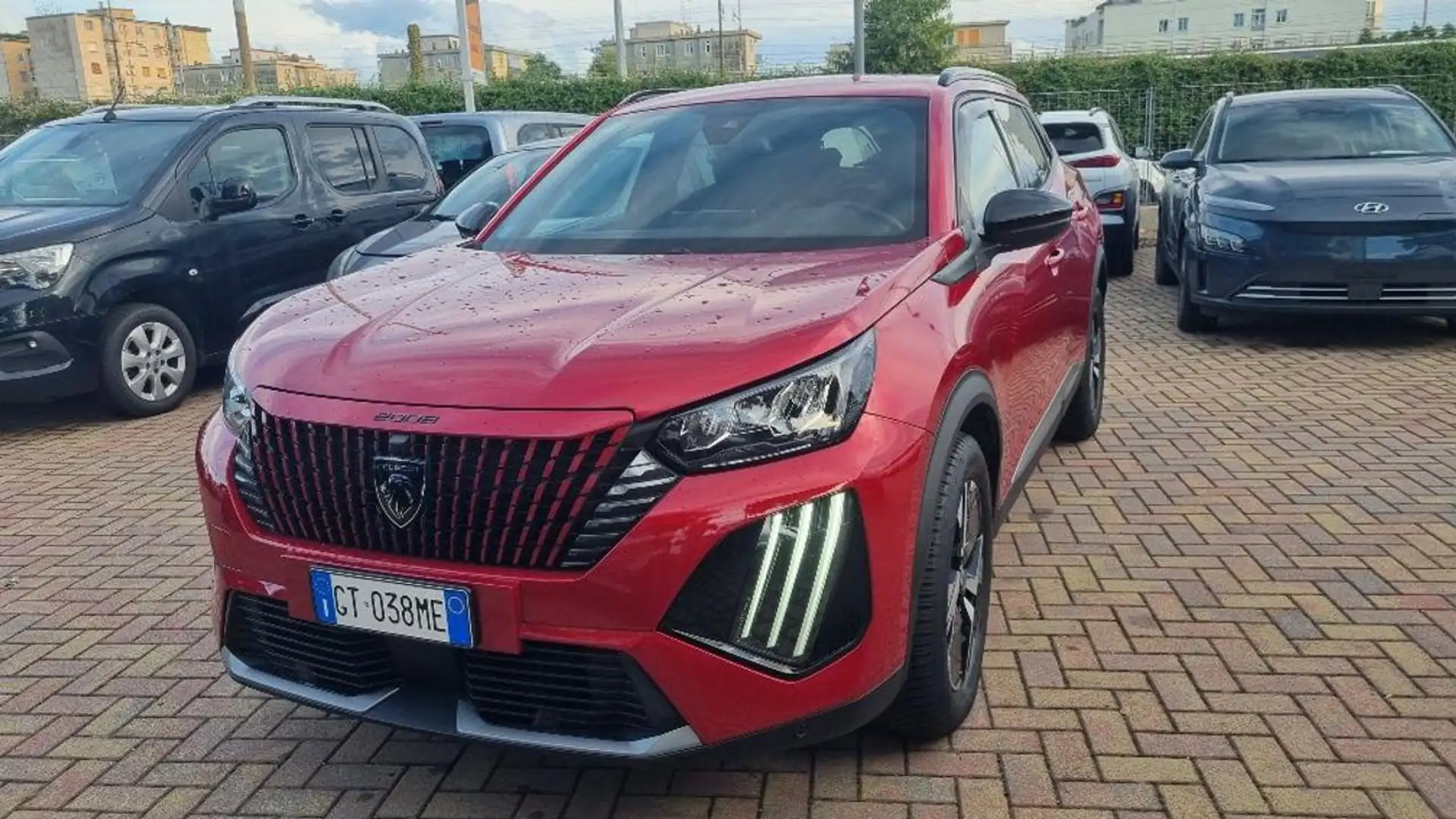 Peugeot 2008 PureTech 100 S&S Allure Rouge - 2