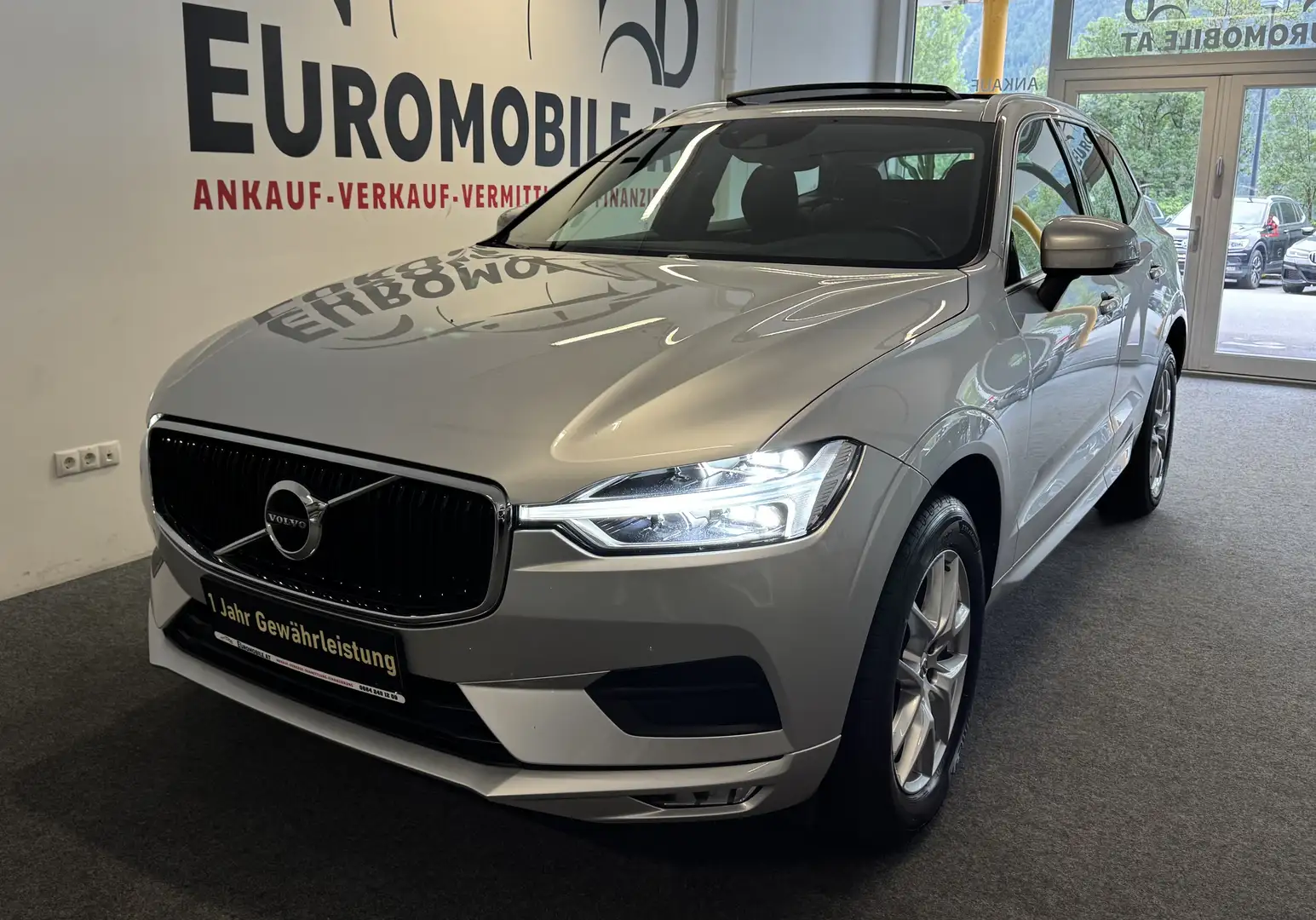 Volvo XC60 Momentum Pro 2WD AHK*PANO*RFK*H&K*LED*VOLL-LEDER* Grau - 1