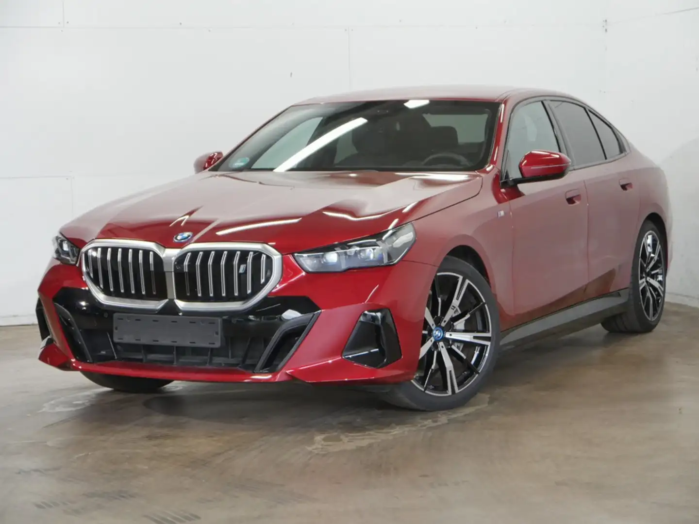 BMW i5 xDrive40 M Sportpaket Klimaaut. AHK Rot - 2