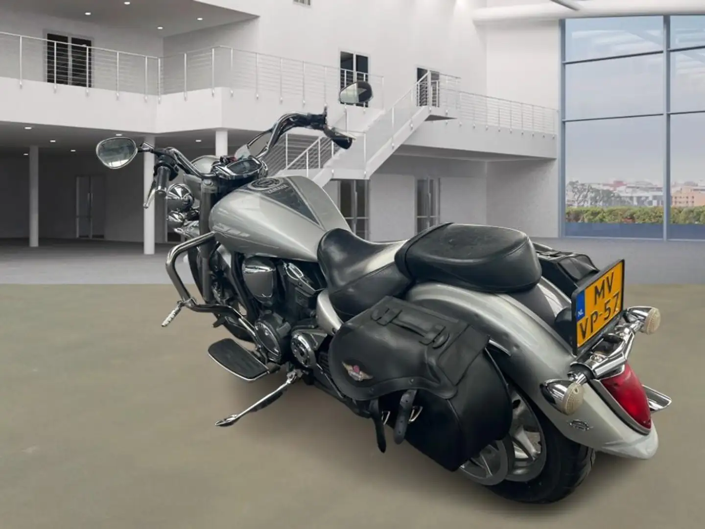 Yamaha XVS 1300 1300A Custom | Org NL! | 1 eig | Lederen tassen | Grau - 2