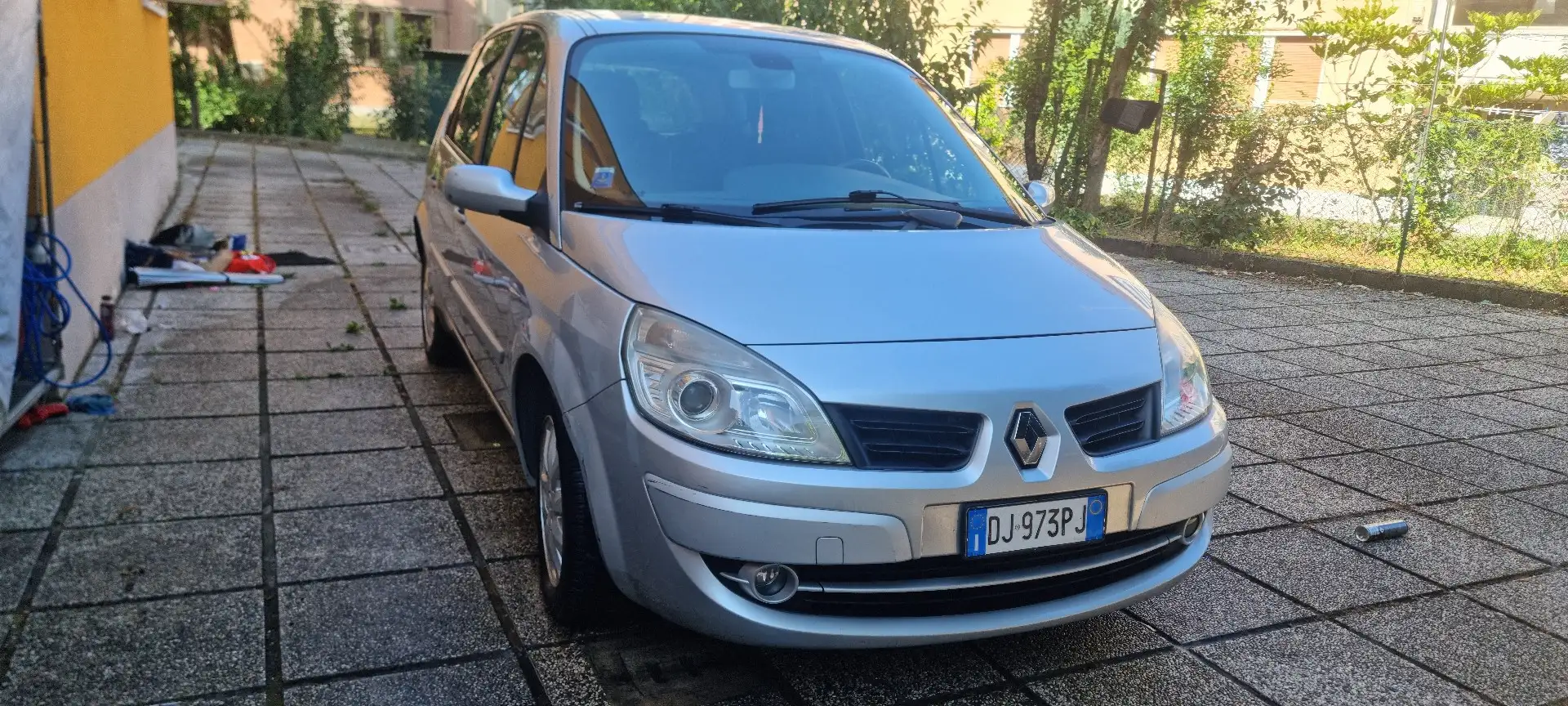 Renault Scenic 1.6 16v Confort Dynamique - 1