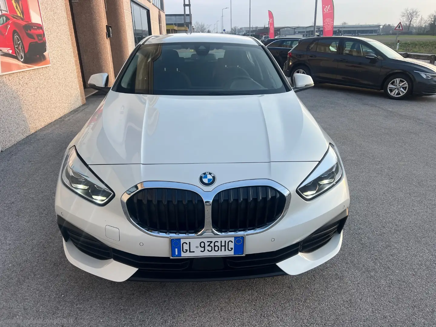 BMW 118 118i 5p. Advantage AUTOMATICO NAVIGATORE Blanc - 2