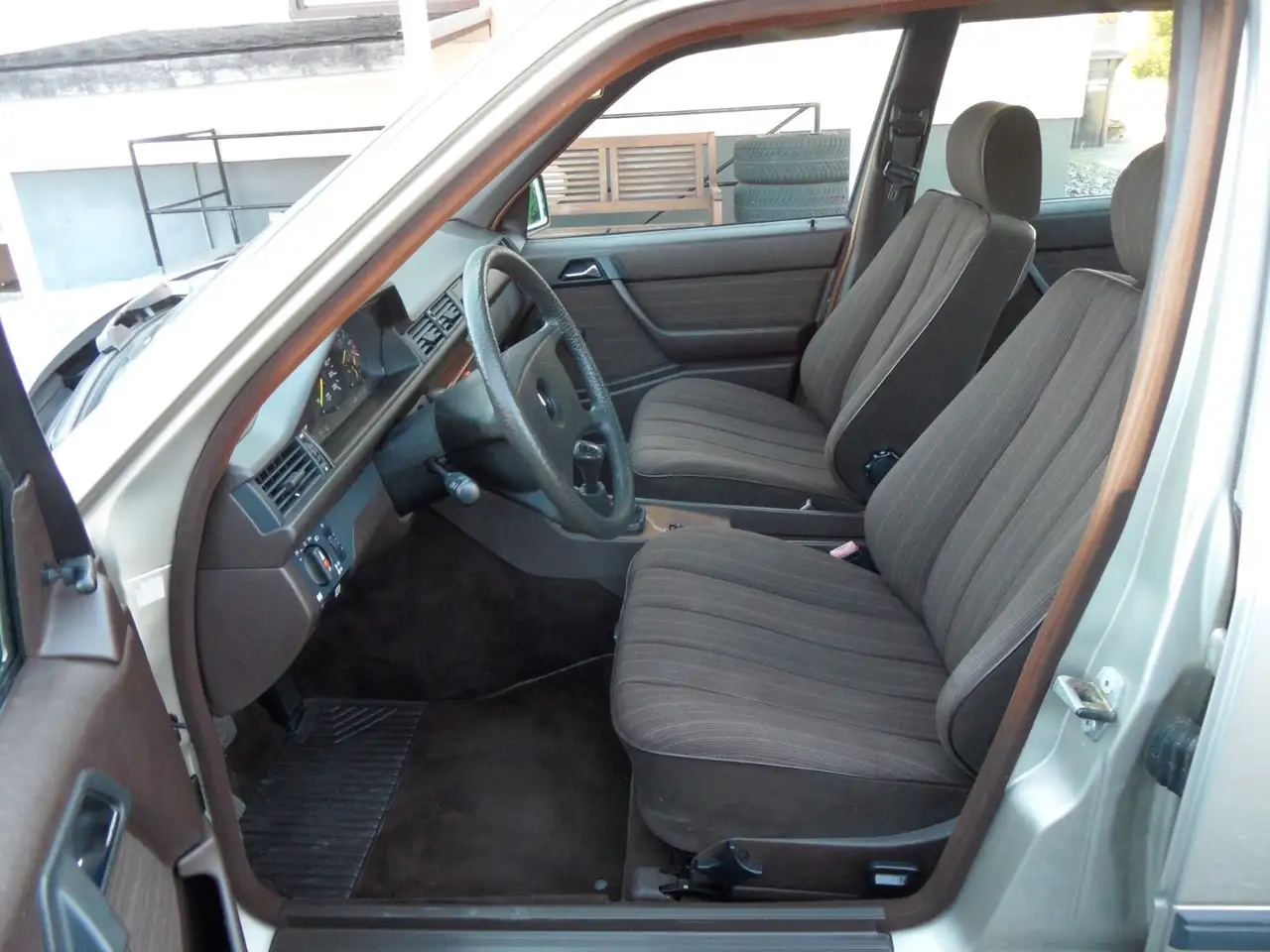 Mercedes-Benz 200 W124 Lim. 200E, sehr gepflegt, H-Kennzeichen, foto 12