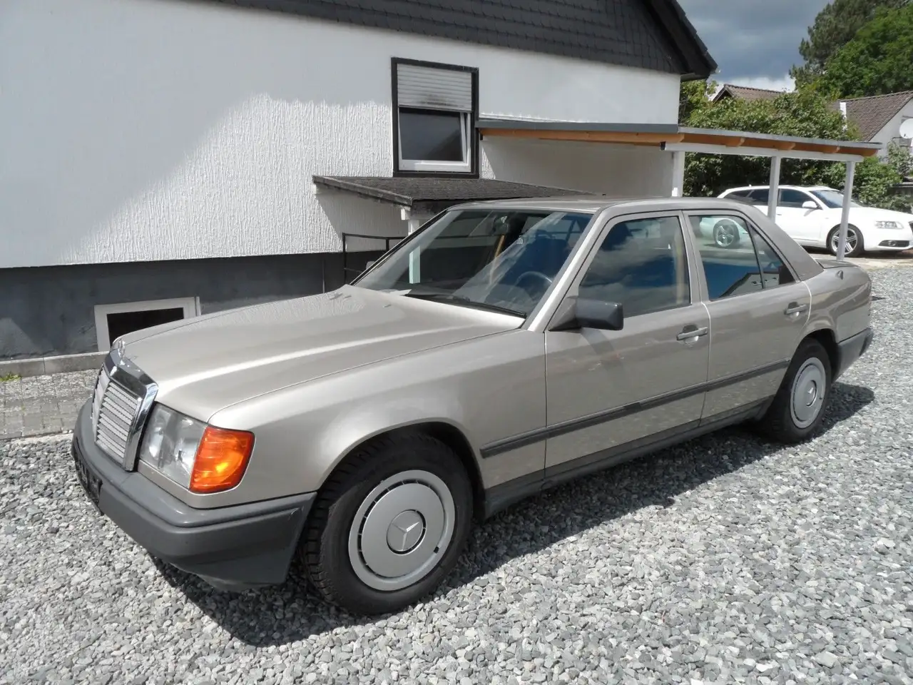 Mercedes-Benz 200 W124 Lim. 200E, sehr gepflegt, H-Kennzeichen, foto 1