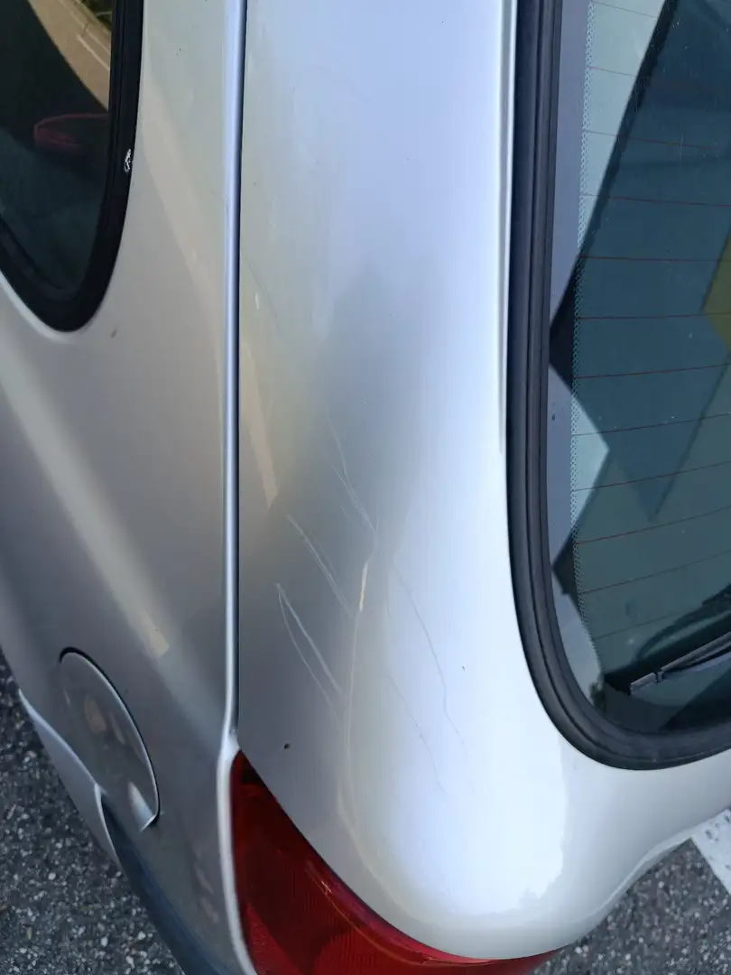 Ford Fiesta Courier - 2