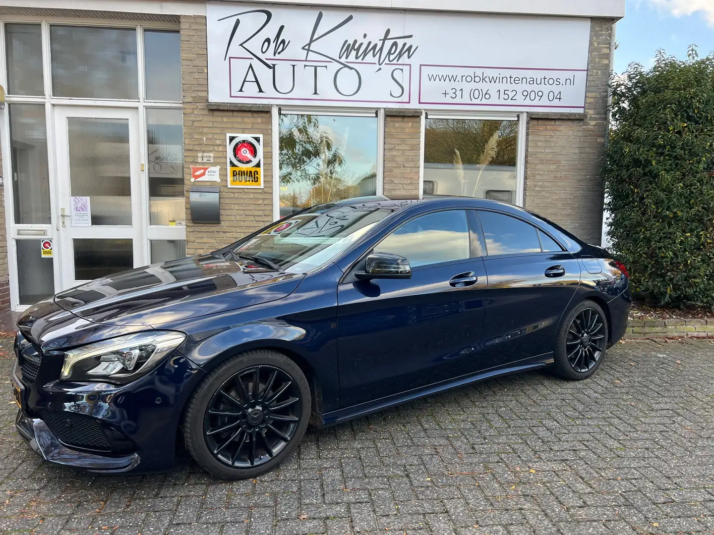 Mercedes-Benz CLA 180 Business Solution AMG Line Automaat Blauw - 2