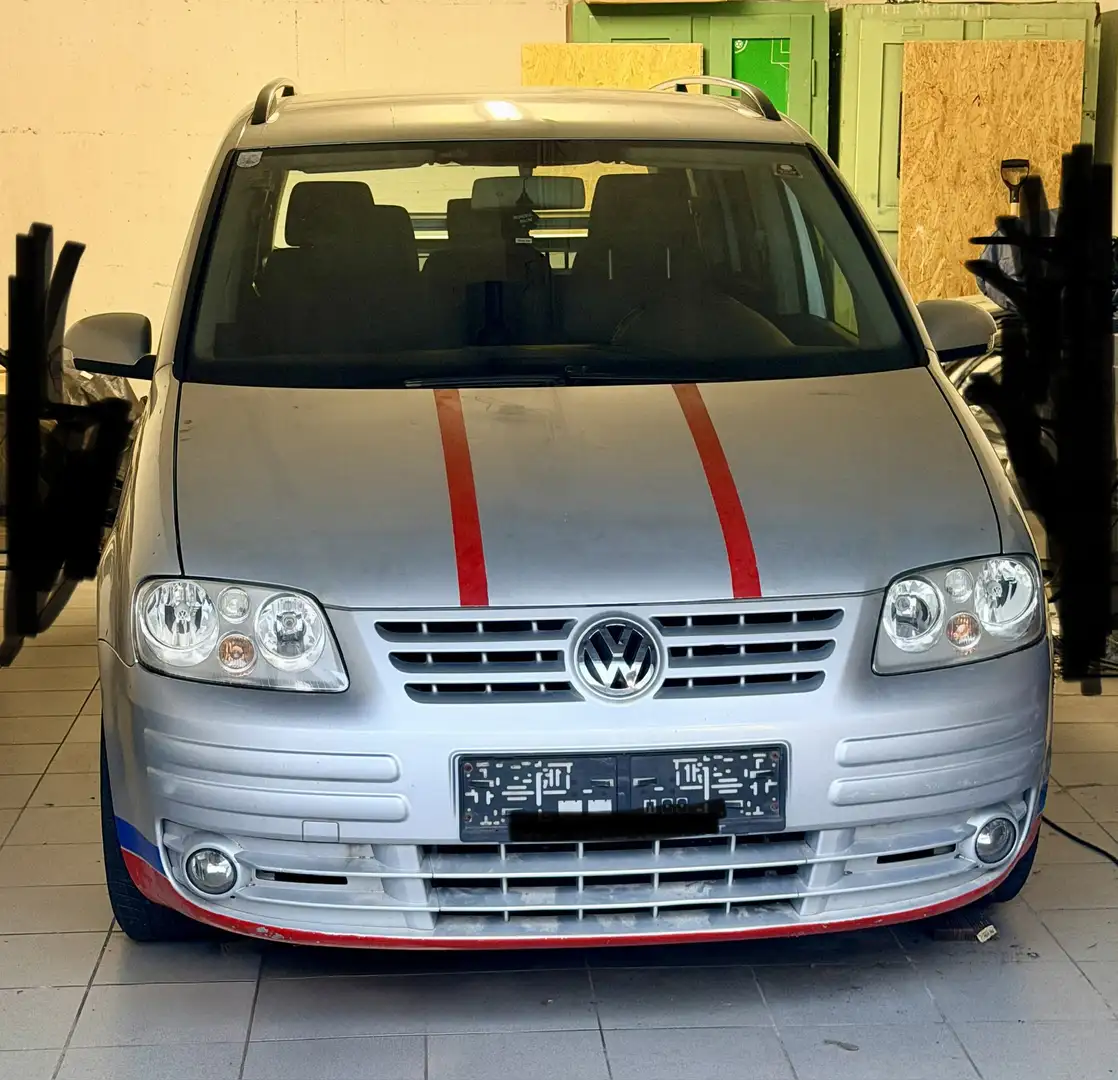 Volkswagen Touran Trendline 1,9 TDI DPF DSG ( Unikat Frontumbau ) - 1