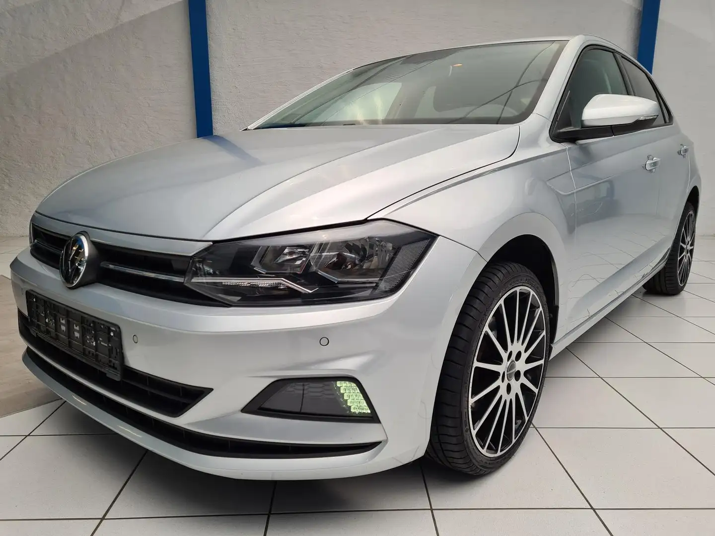 Volkswagen Polo 1.6TDI Comfortline PDC | SHZ | Alu 17 Zoll Argent - 2