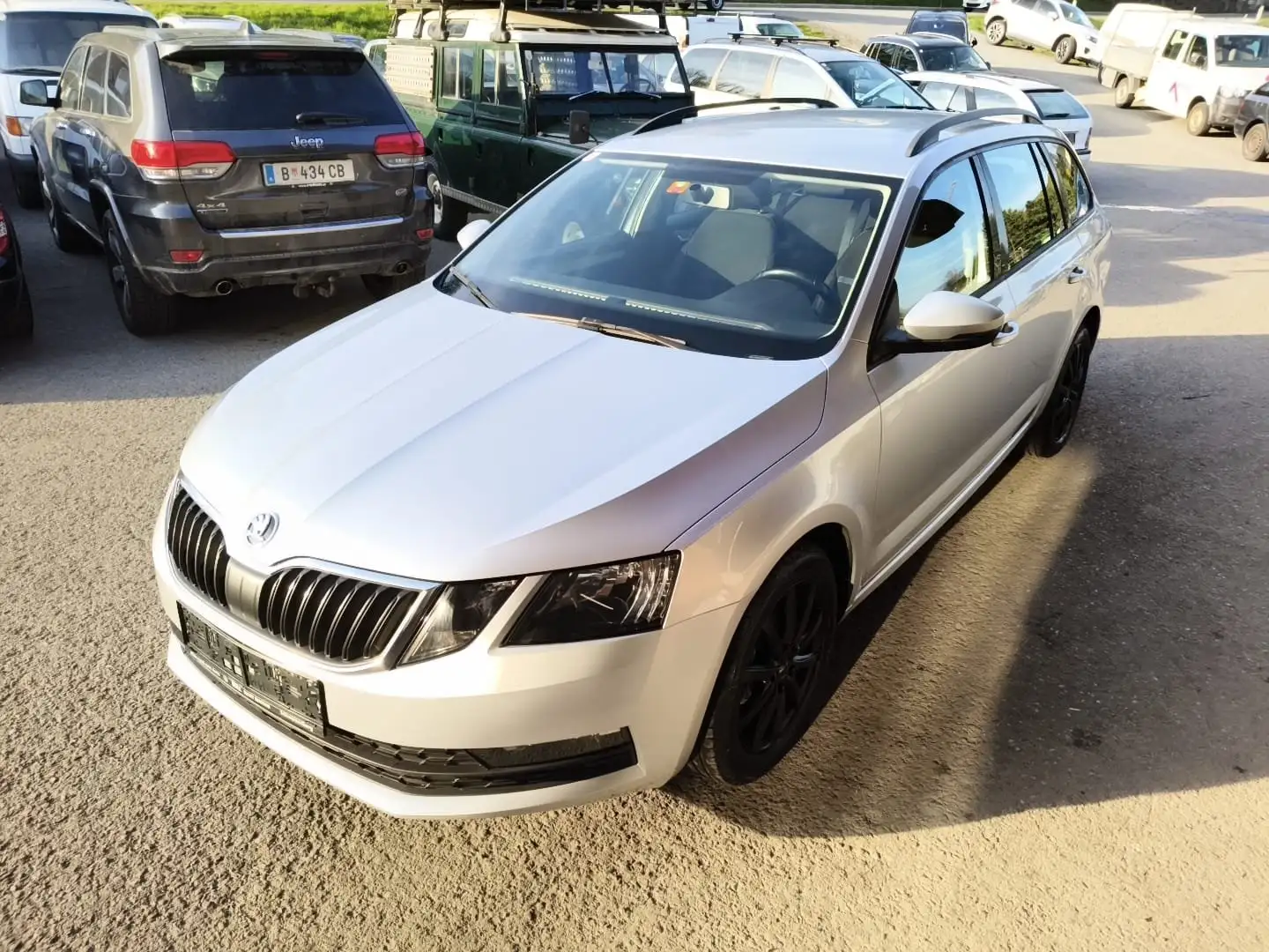 Skoda Octavia Octavia Combi 2,0 Ambition TDI 4x4 Ambition Silber - 1