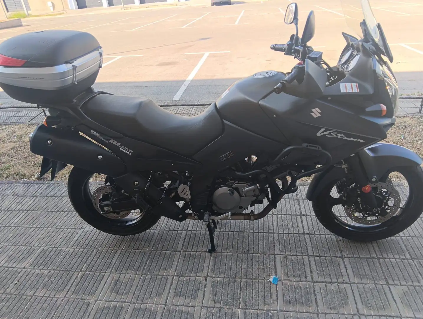Suzuki V-Strom 650 DL Negro - 1