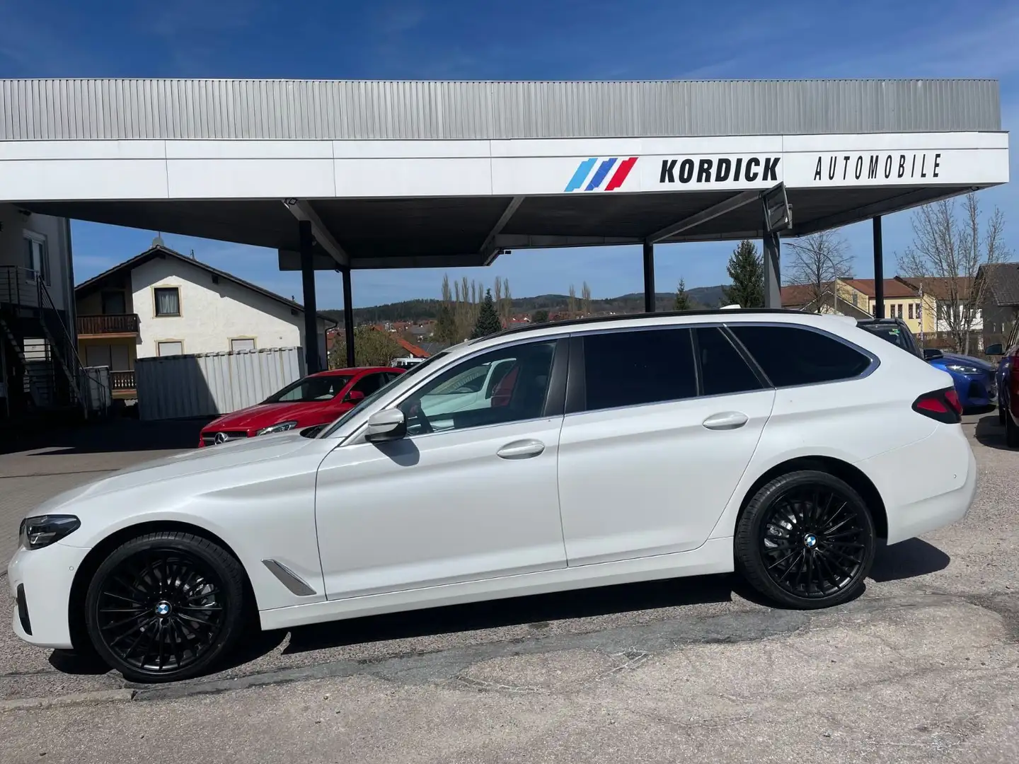 BMW 520 dA TOURING G31 LCI/LC"PROF"/CAM/SHZ Weiß - 1