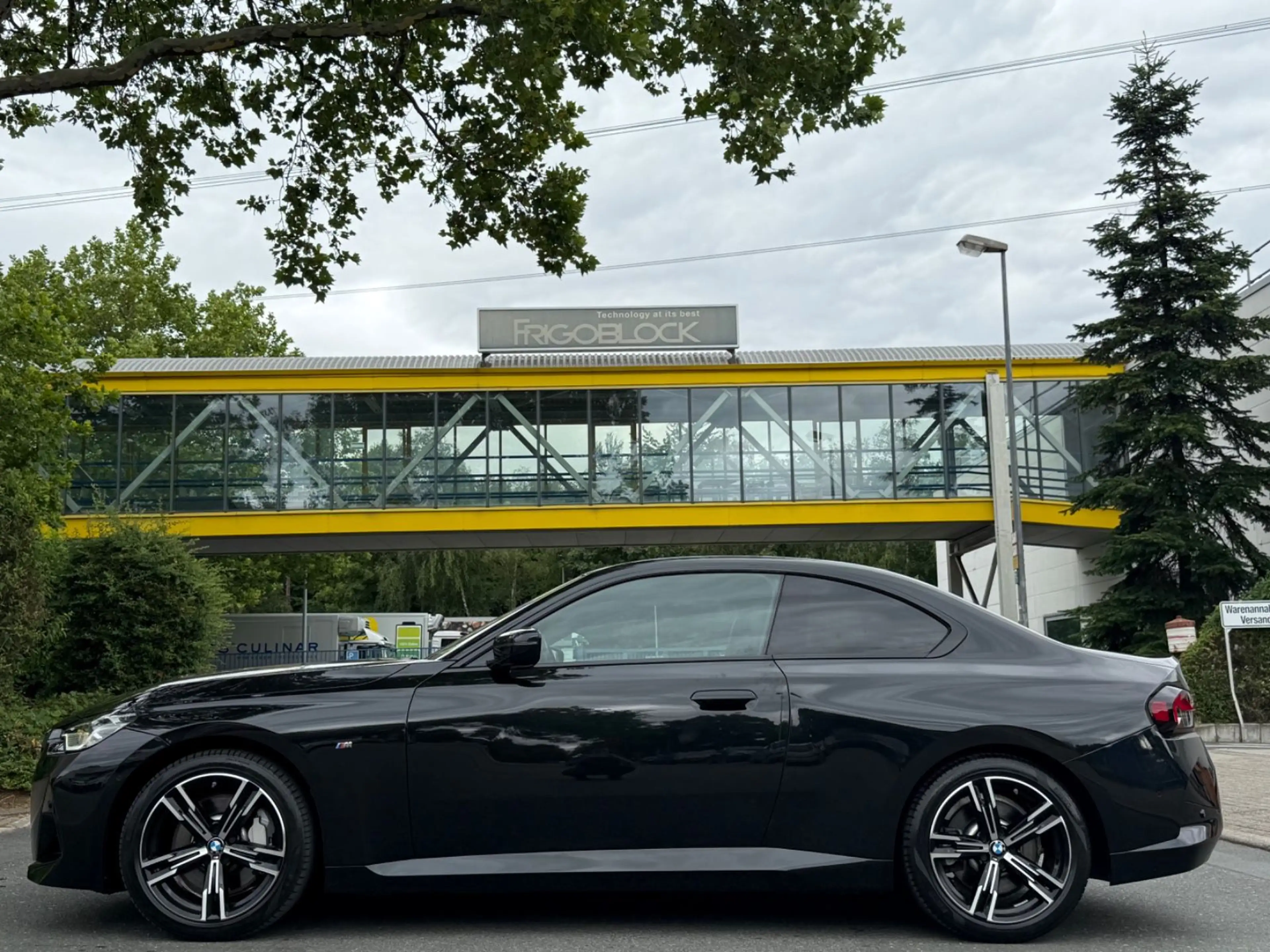 BMW 230 i Coupe *M-SPORT*H&K*SHADOW*2HAND* — photo 3