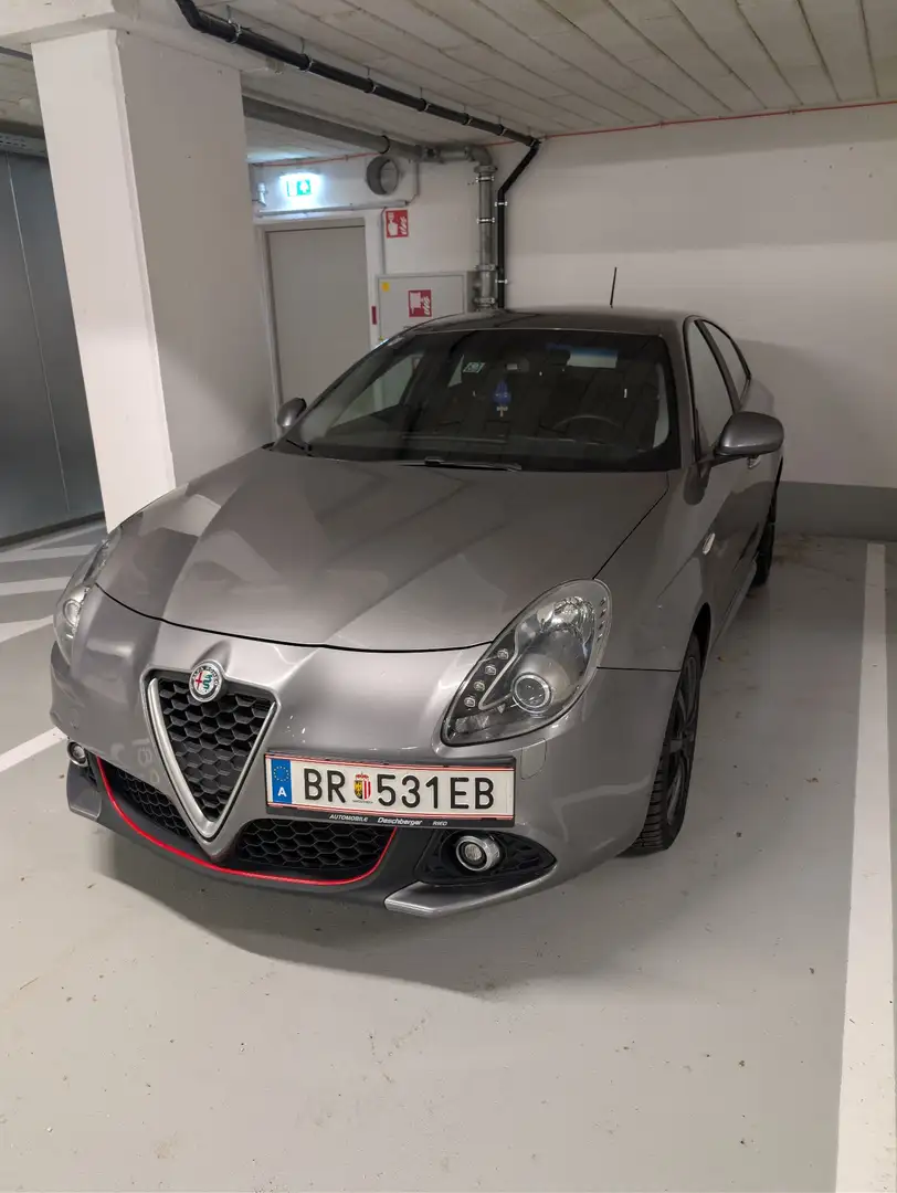Alfa Romeo Giulietta Executive 1,4 TB MultiAir Grau - 2