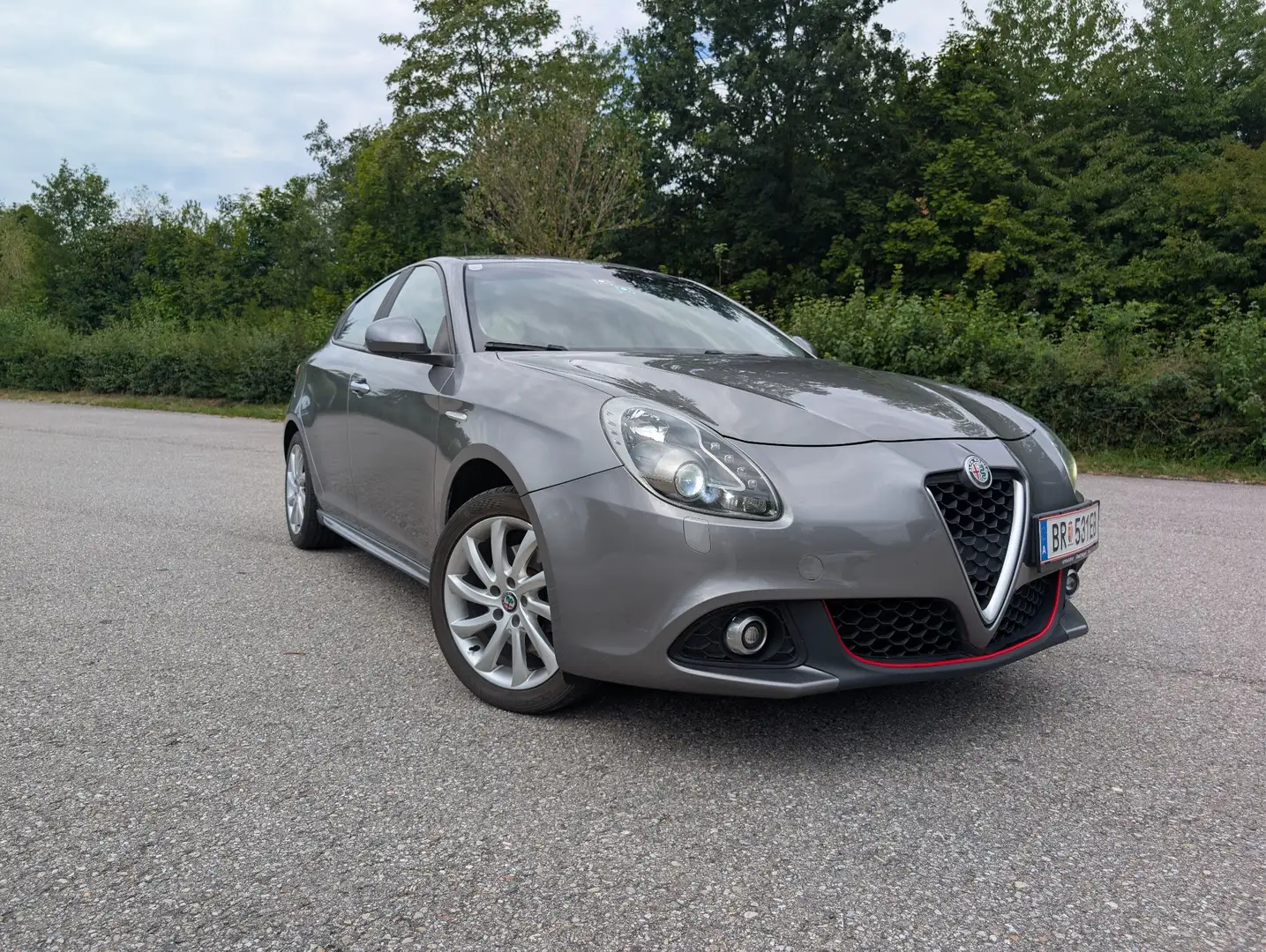 Alfa Romeo Giulietta Executive 1,4 TB MultiAir Grau - 1