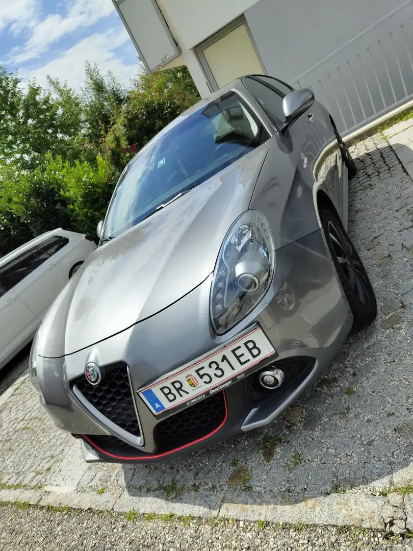 Alfa Romeo Giulietta Executive 1,4 TB MultiAir Grau - 1